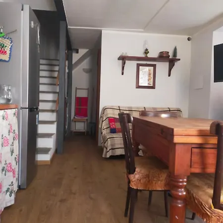 Tipica Casa Di Montagna Nelle Valli Di Lanzo *