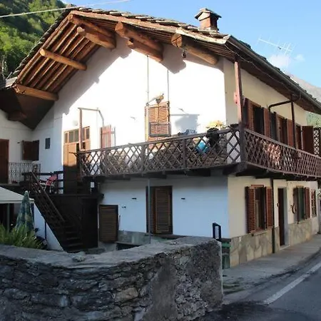 Tipica Casa Di Montagna Nelle Valli Di Lanzo Holiday home Groscavallo