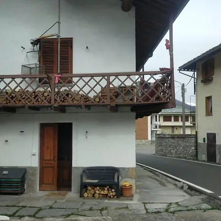 Tipica Casa Di Montagna Nelle Valli Di Lanzo Holiday home Groscavallo