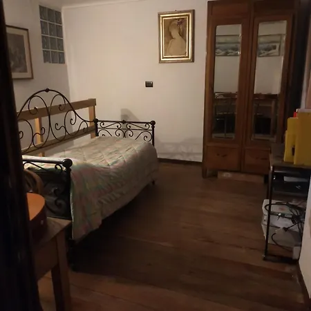 Tipica Casa Di Montagna Nelle Valli Di Lanzo *